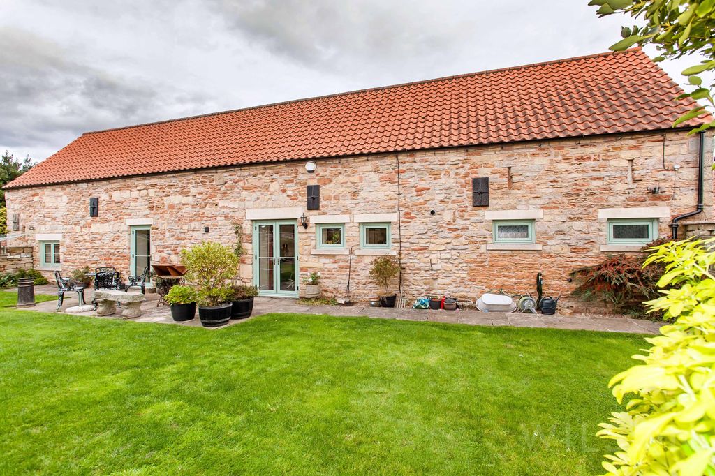 Property photo 1 of 36