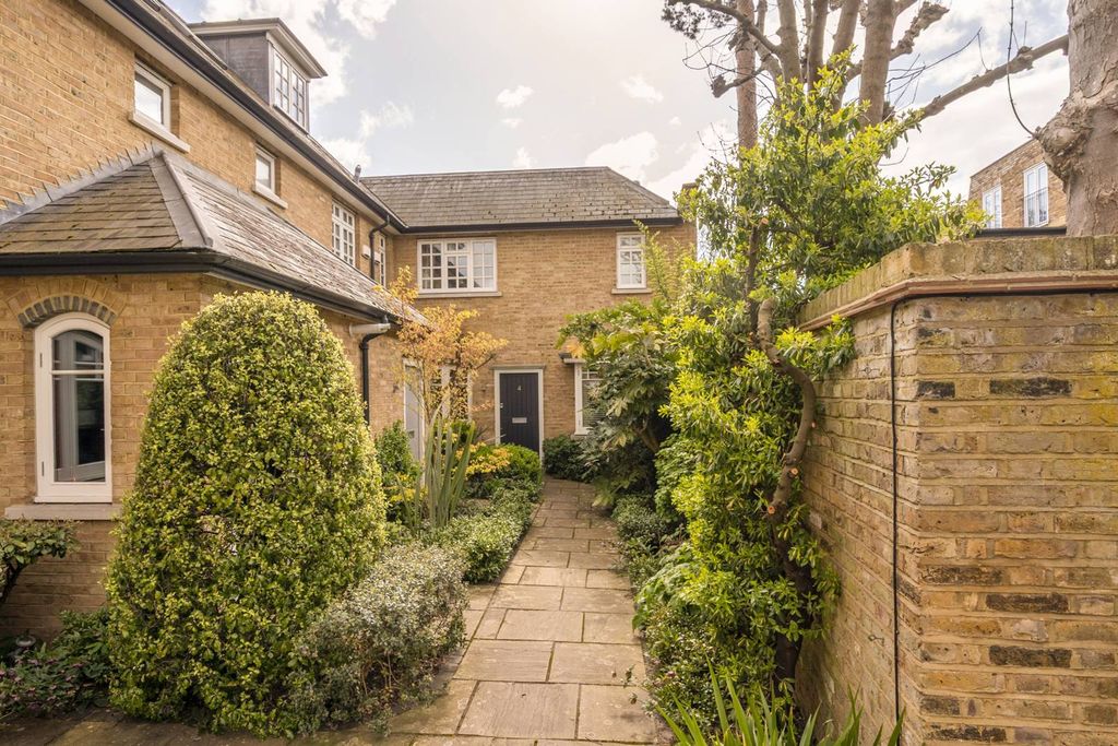 Property photo 3 of 15