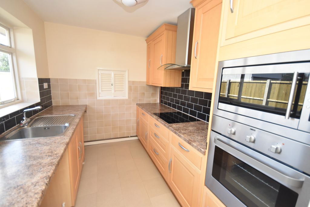 Property photo 3 of 13 Kitchen