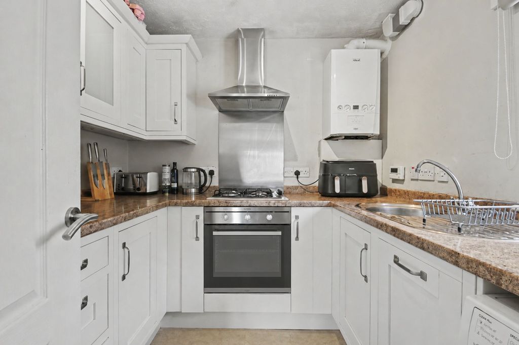 Property photo 2 of 7