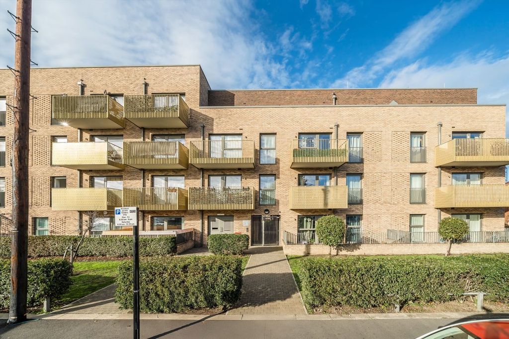 Property photo 1 of 8