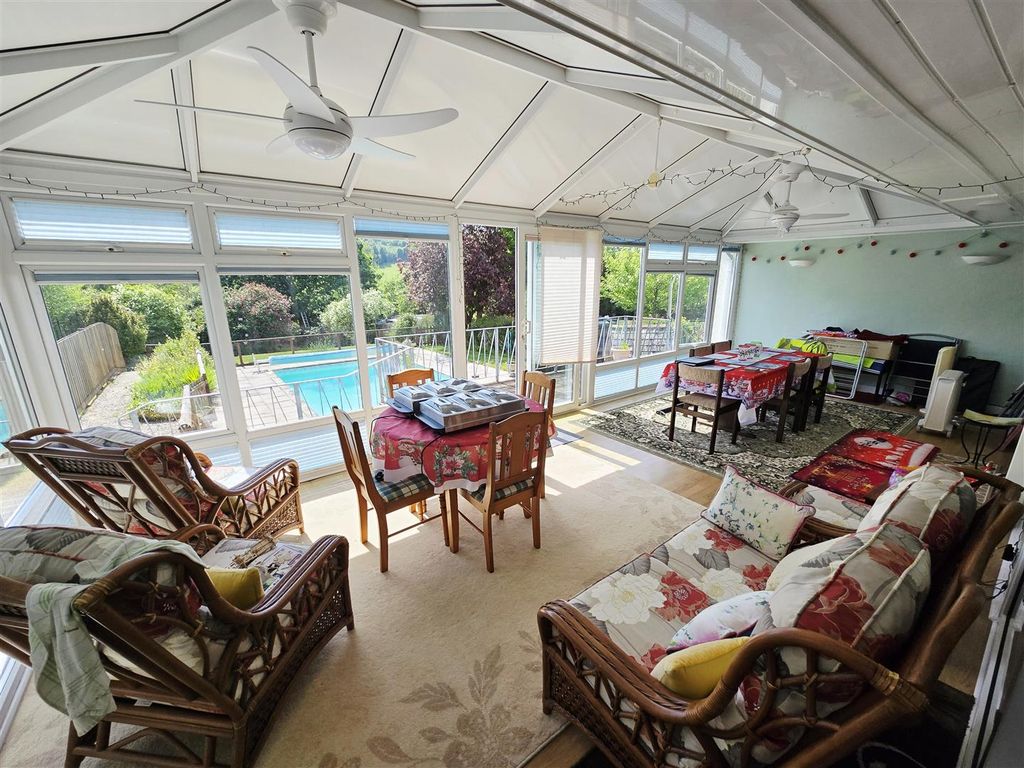 Property photo 3 of 23 Conservatory