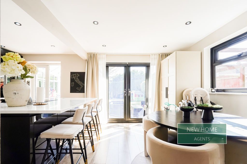 Property photo 3 of 34 Photo 28