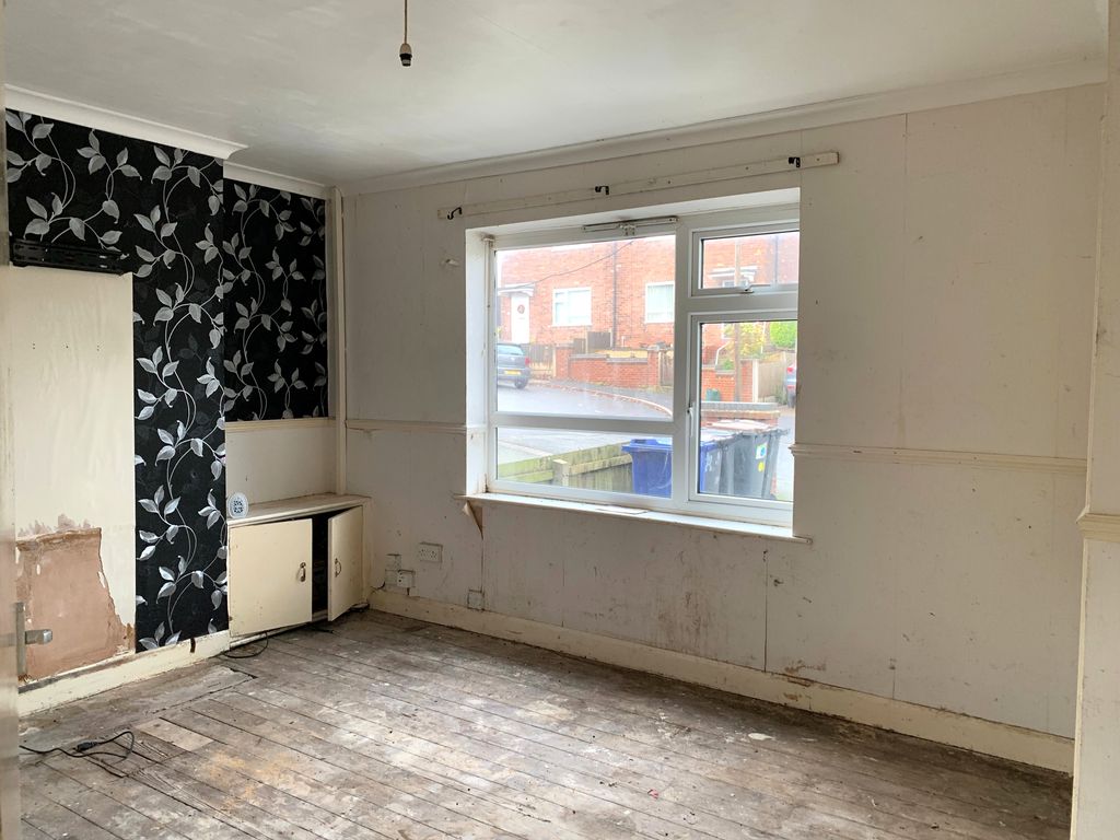 Property photo 3 of 9 v4