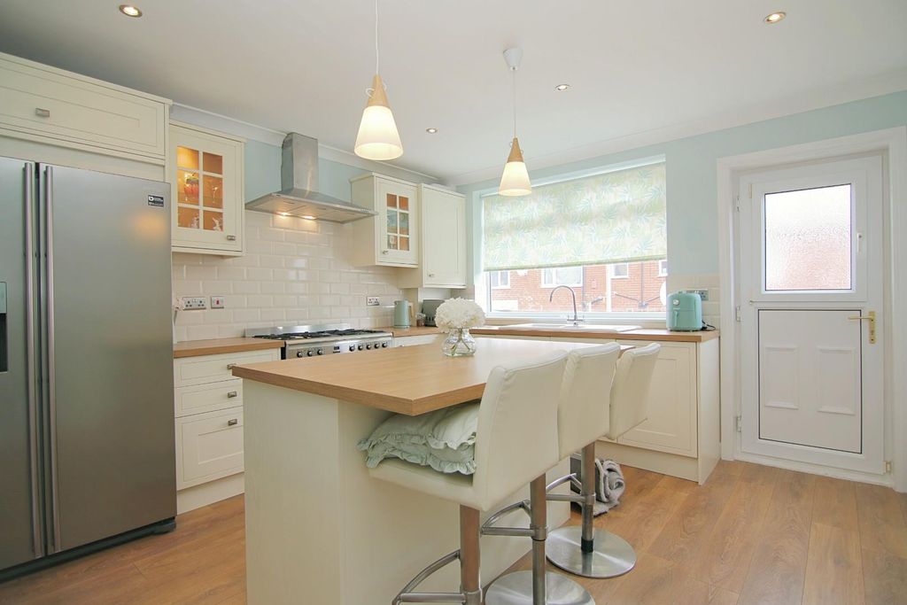 Property photo 3 of 15 Kitchen/Diner