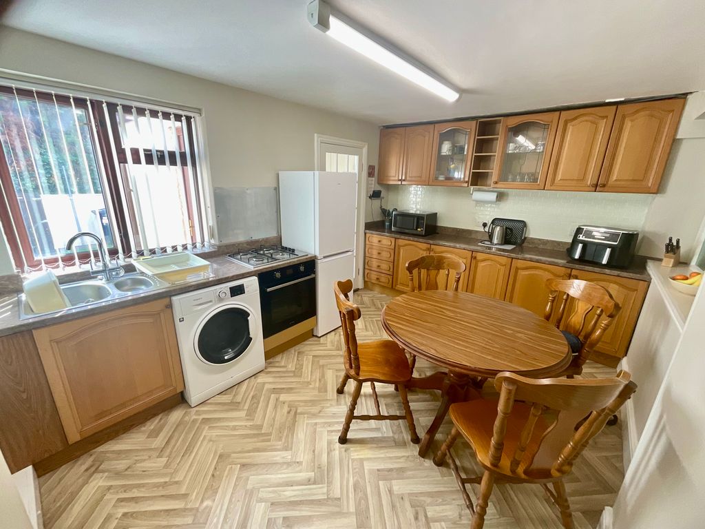 Property photo 2 of 17 2