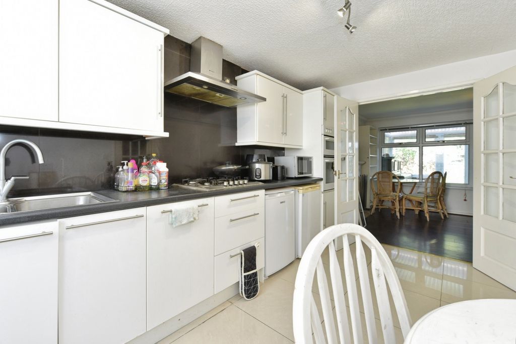 Property photo 3 of 17 Photo