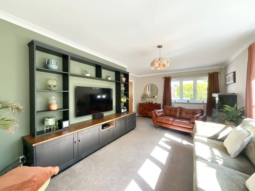 Property photo 3 of 33