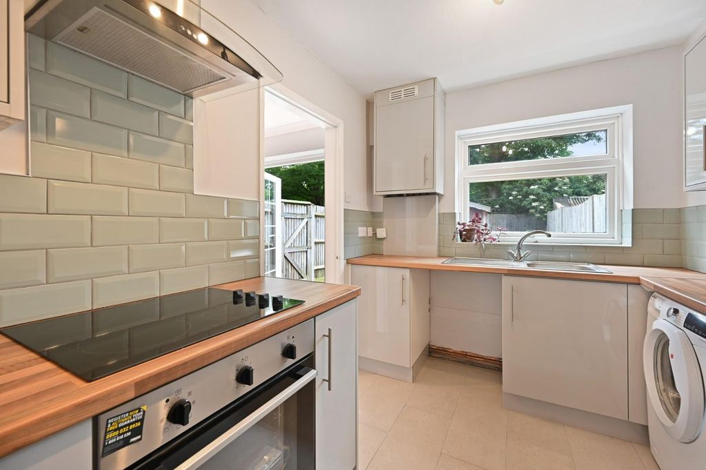 Property photo 3 of 12