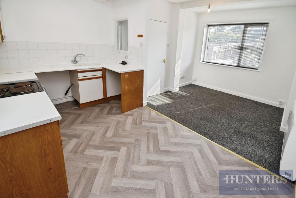 Property photo 3 of 8 Kitchen-Diner