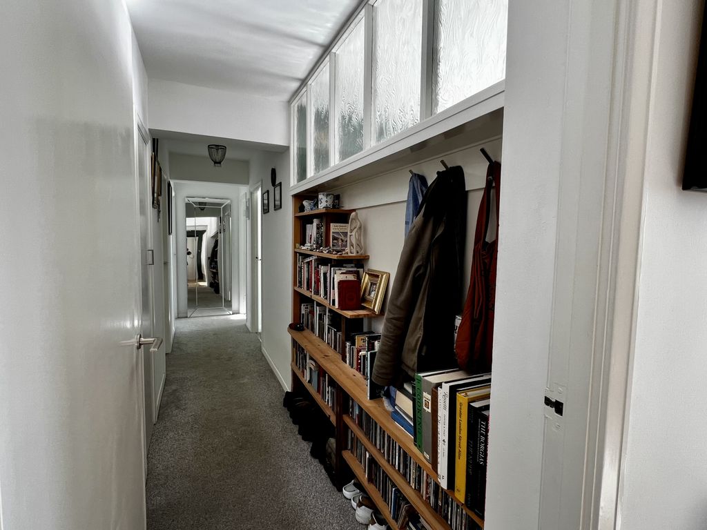 Property photo 3 of 25 Photo 18