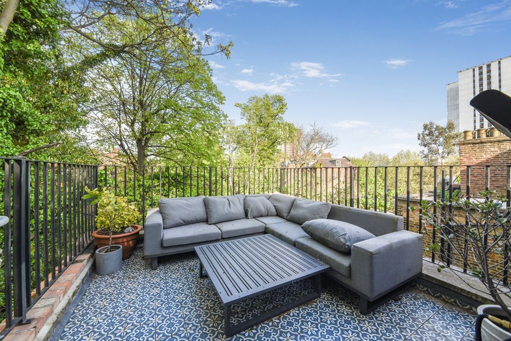 Property photo 1 of 9 Winchester Road