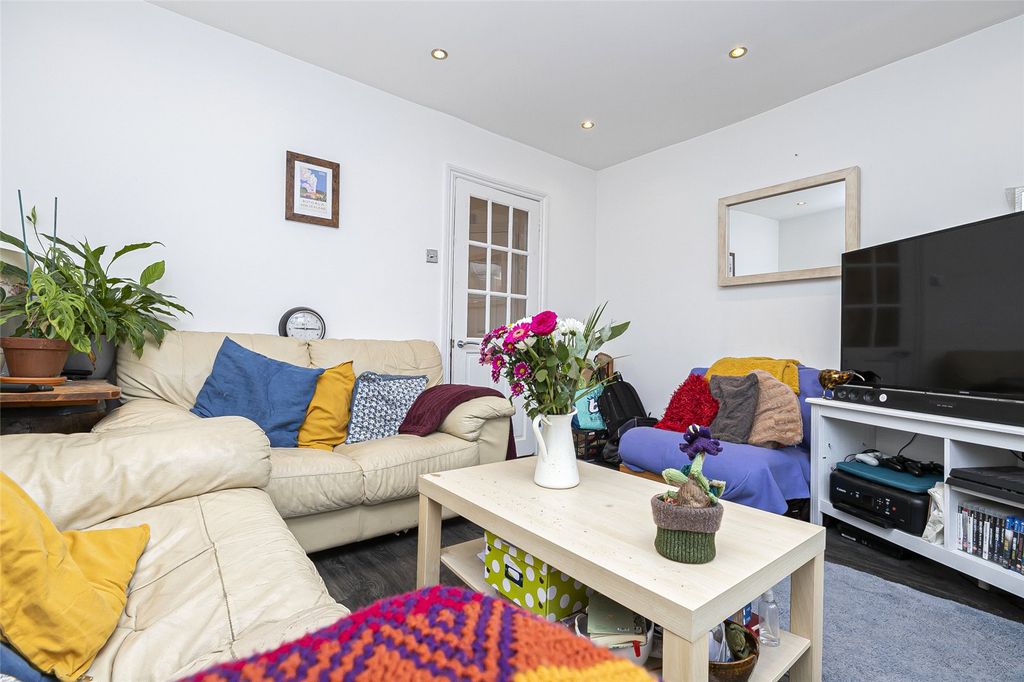 Property photo 3 of 9 Picture No. 13