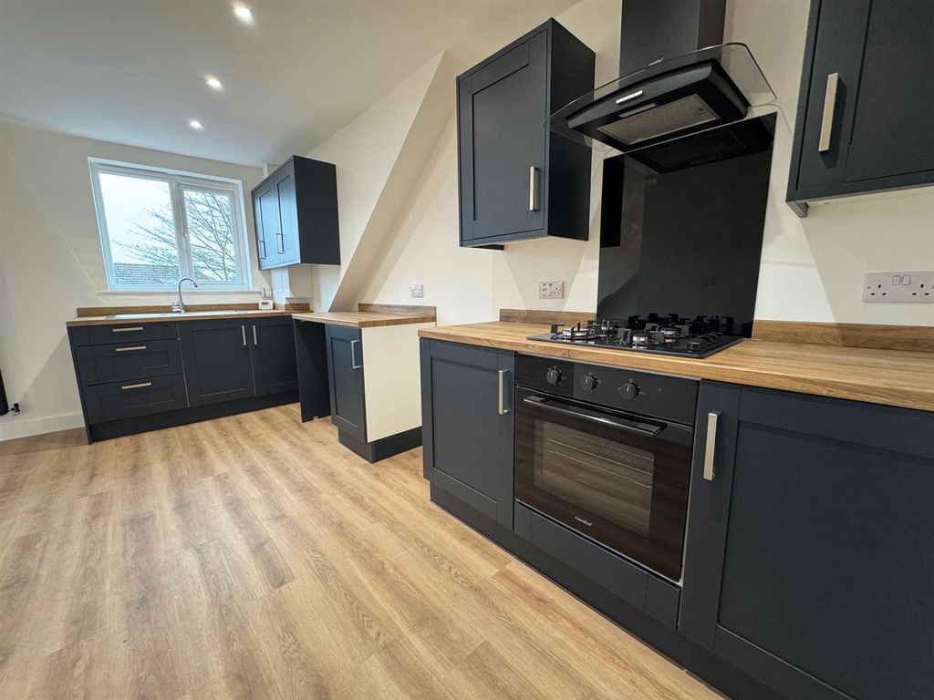 Property photo 1 of 12 Kitchen