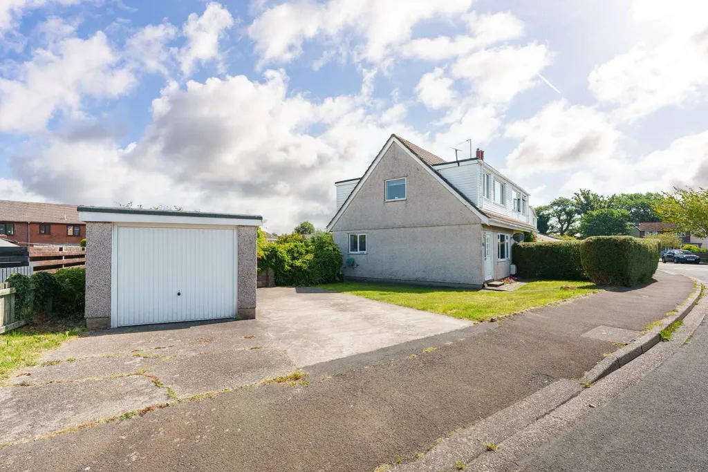 Property photo 2 of 19