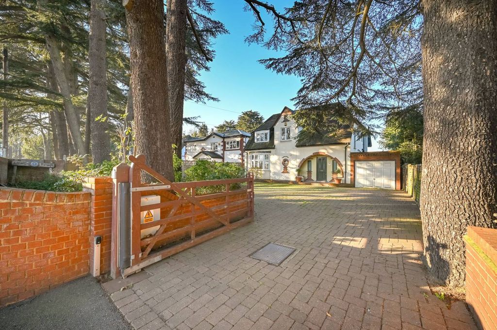 Property photo 2 of 21