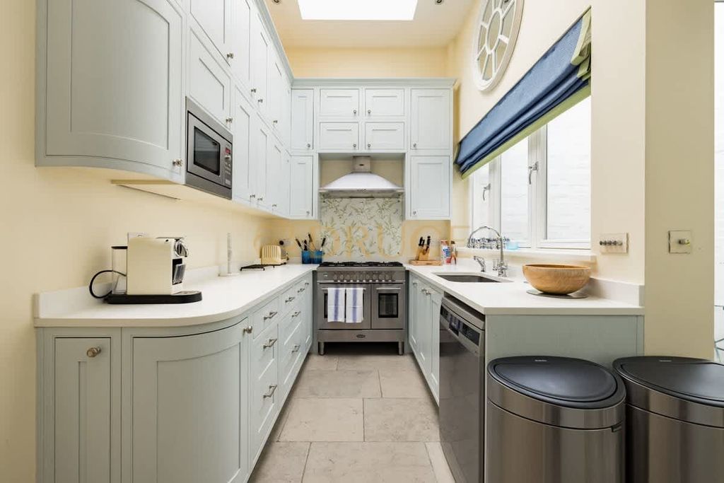 Property photo 3 of 13 A08Fw00000Ji81Baad_1767968990130.Jpeg