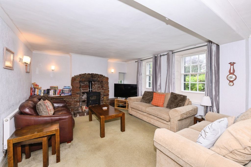 Property photo 2 of 10 Living Room