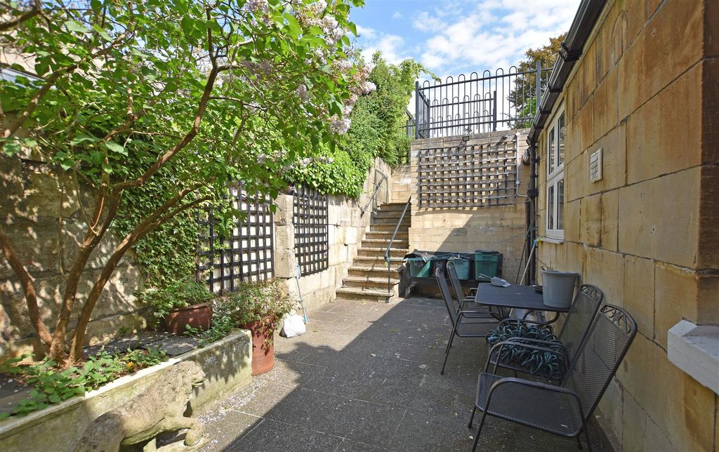 Property photo 2 of 15 Rear Garden I.Jpg