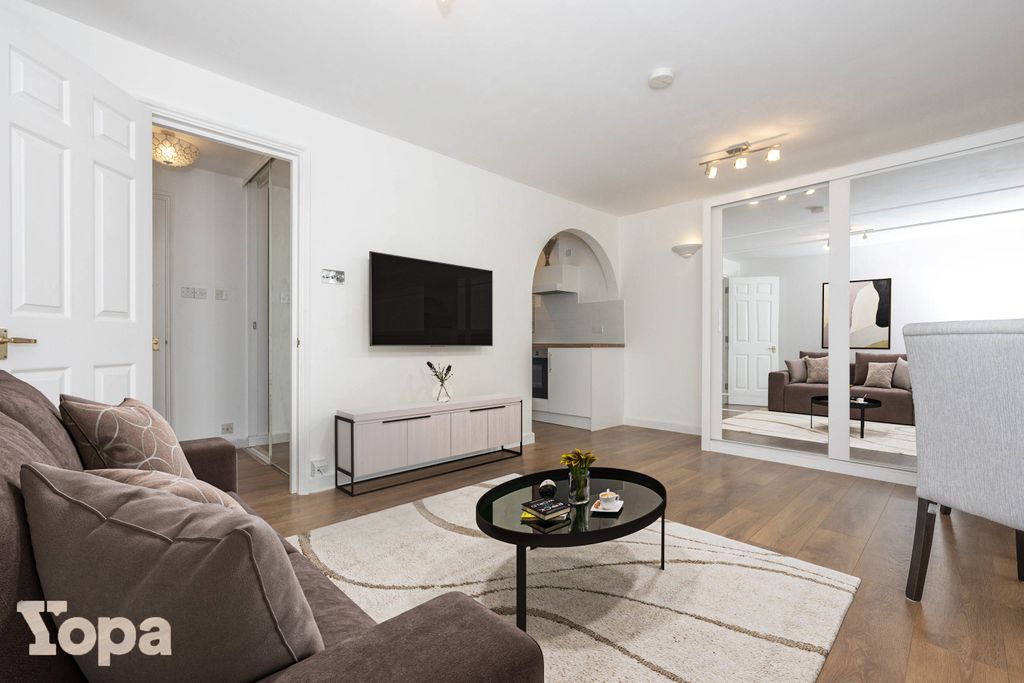 Property photo 1 of 13 Studio