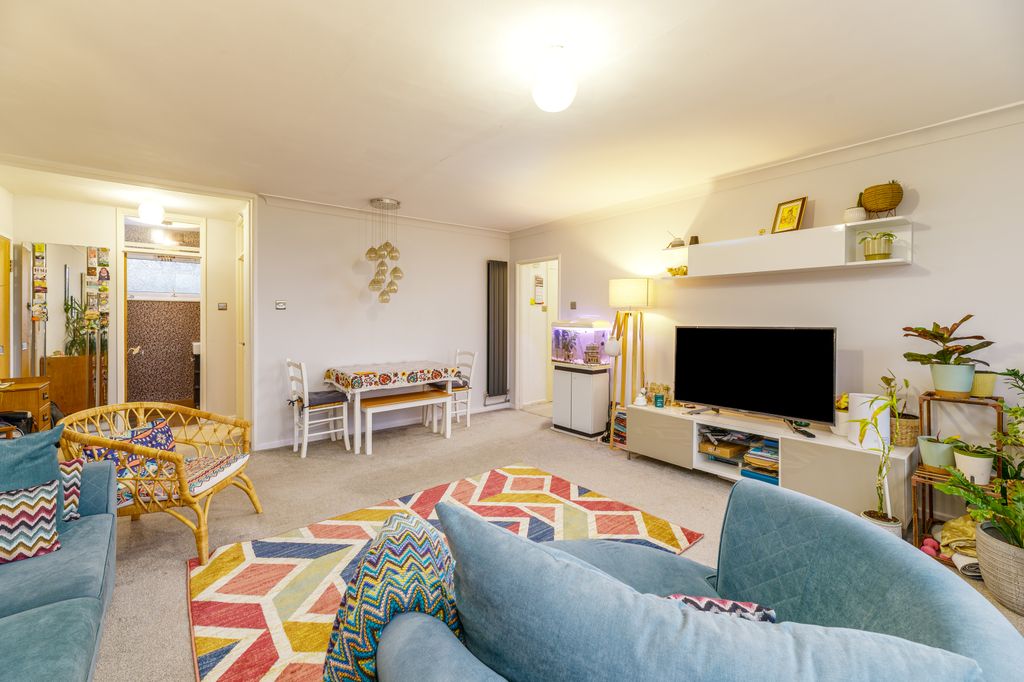 Property photo 3 of 25 09