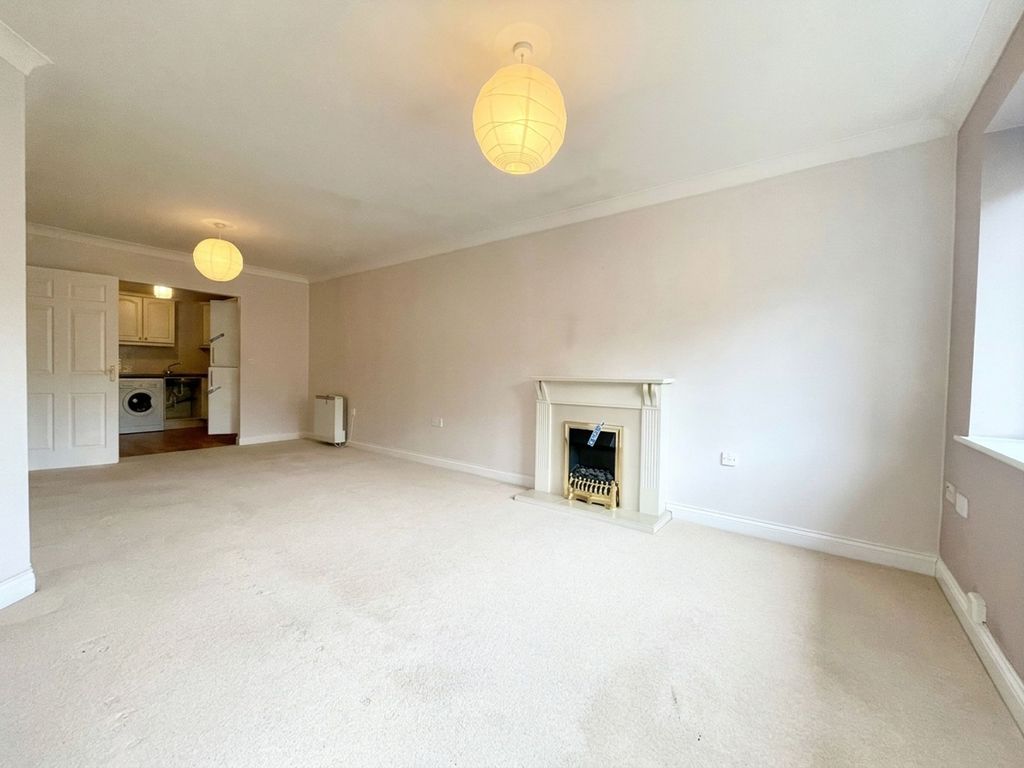 Property photo 2 of 8