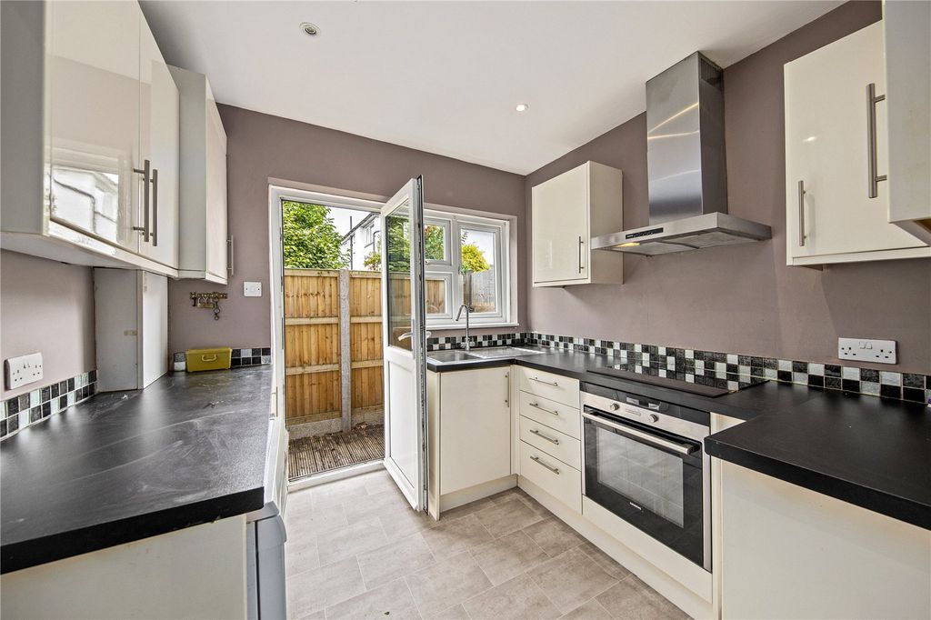 Property photo 3 of 10 Picture No. 11