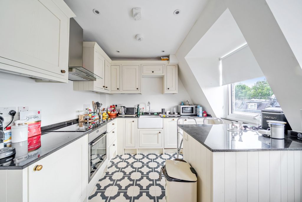 Property photo 3 of 12 Kitchen
