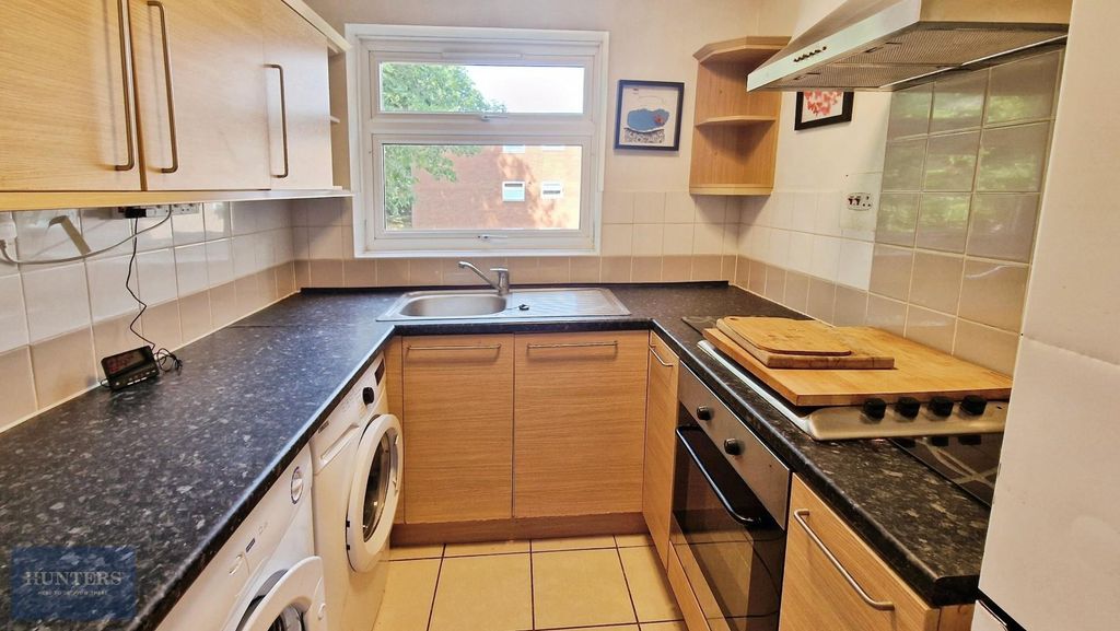 Property photo 2 of 15 Kitchen 1