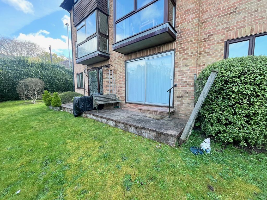 Property photo 2 of 12