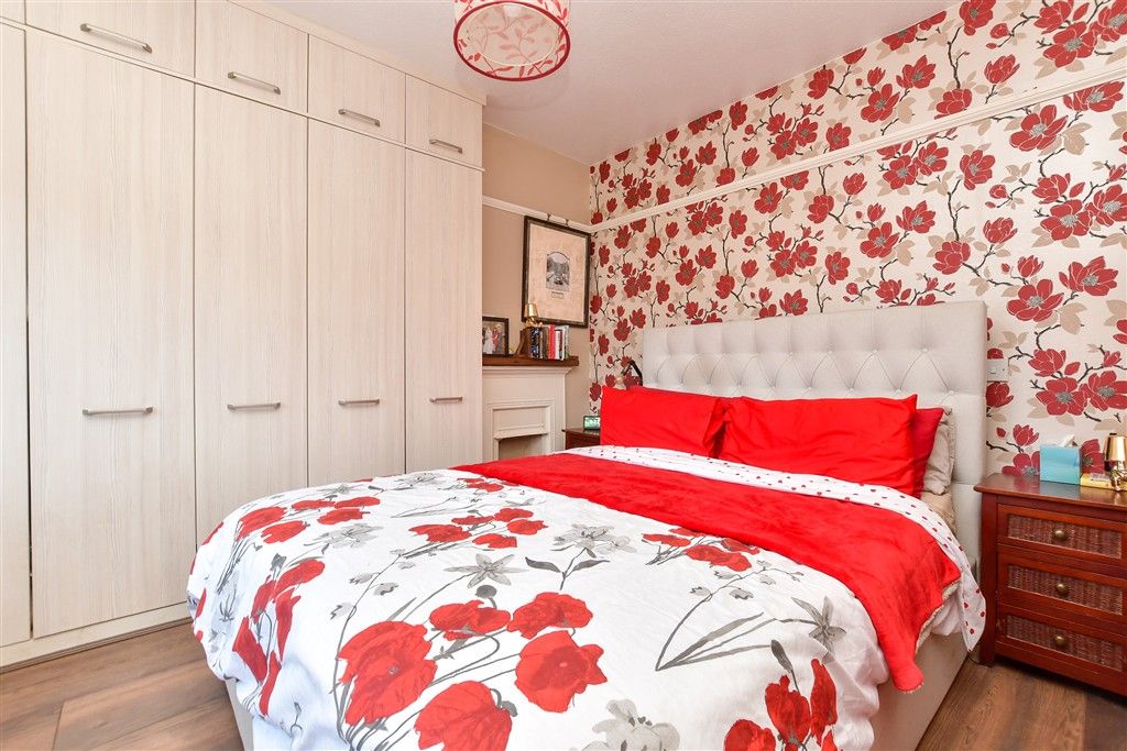 Property photo 1 of 12 Bedroom 1