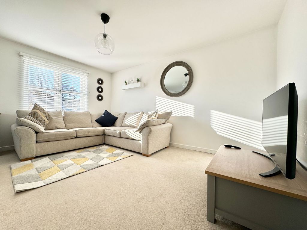 Property photo 2 of 21