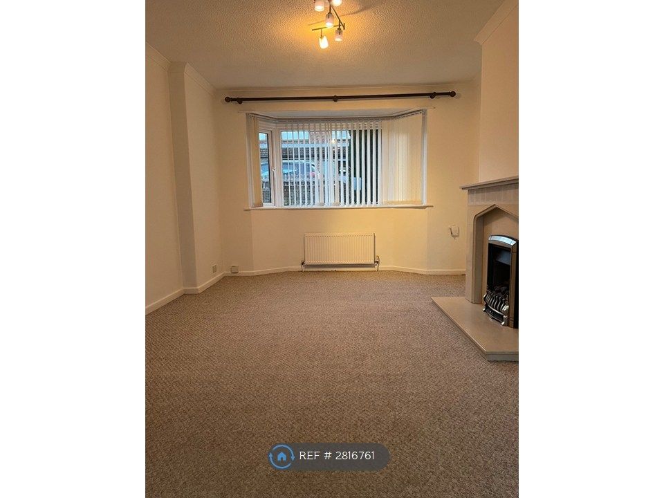 Property photo 2 of 10 Living Room