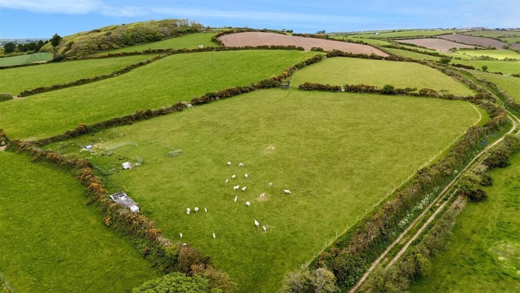 Property photo 2 of 29 4842502