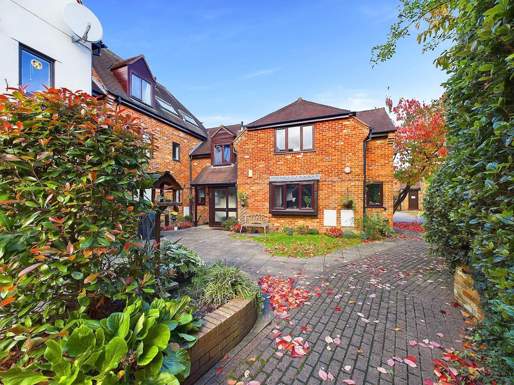 Property photo 1 of 10 30003498-Hr-1
