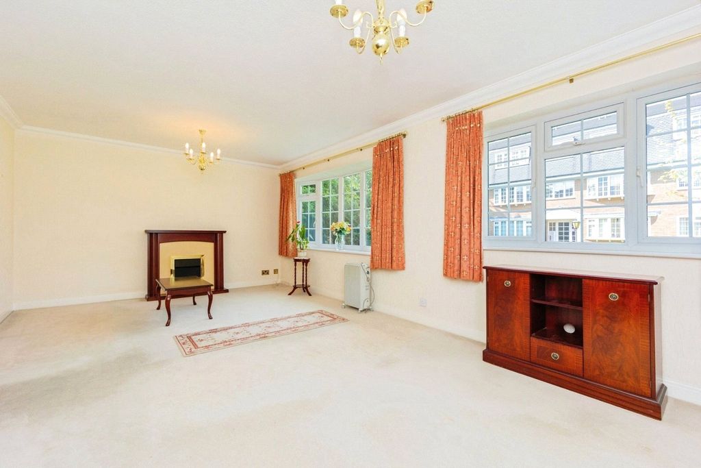 Property photo 2 of 17 Photo