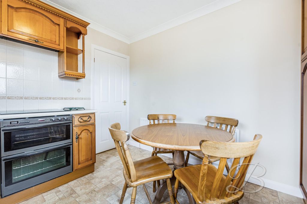 Property photo 3 of 24 Kitchen