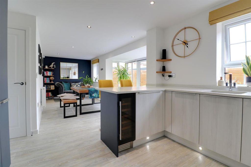 Property photo 2 of 25 Img_1847-Img_1849.Jpg