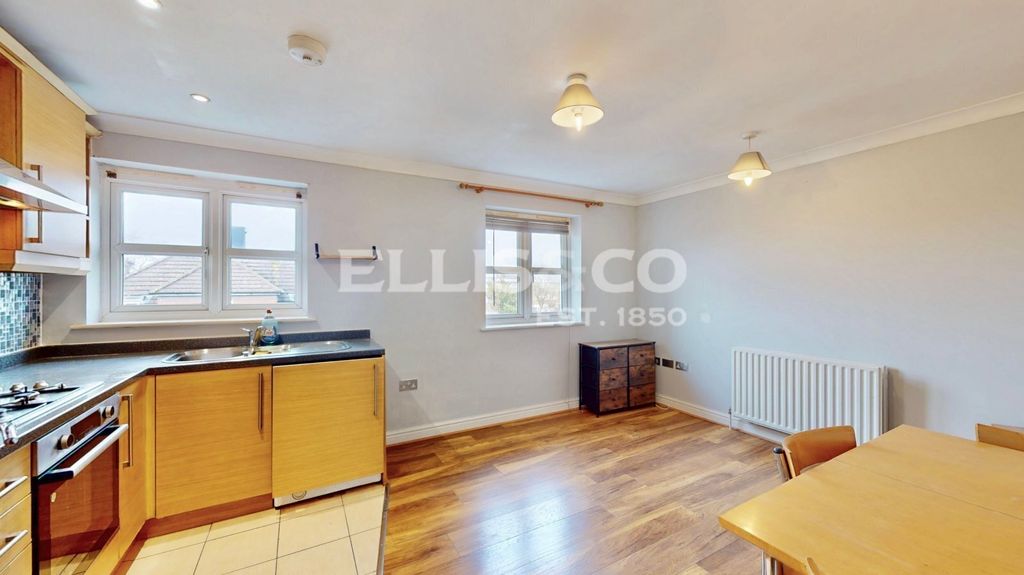 Property photo 2 of 14 Picture No. 12