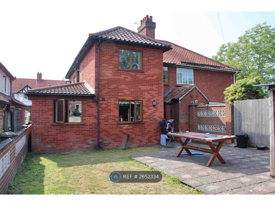 Property photo 1 of 16 Rear Garden View