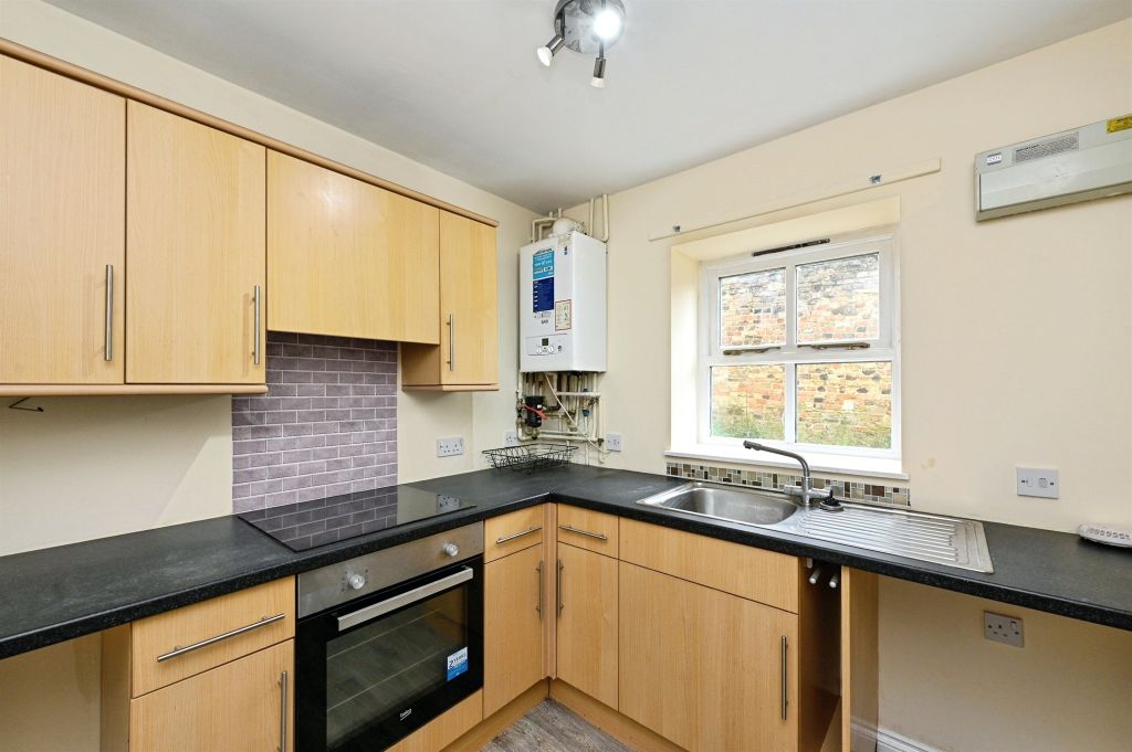 Property photo 3 of 12