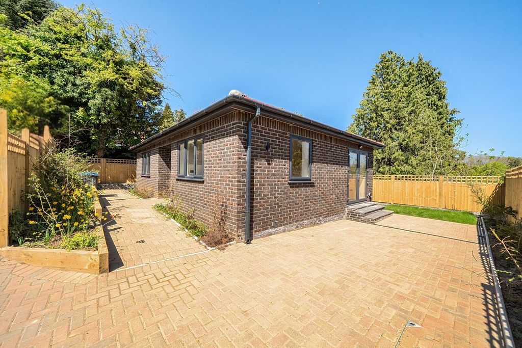 Property photo 1 of 10 Front (Exterior)