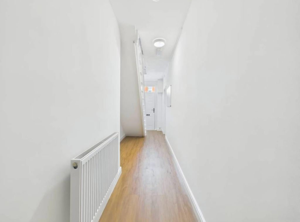 Property photo 2 of 21 Enterance Hallway.Jpg