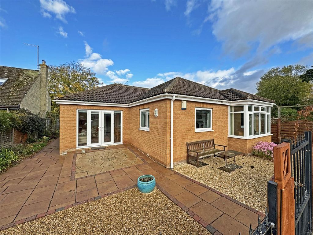 Property photo 2 of 16 Peakirk Road, Deeping Gate