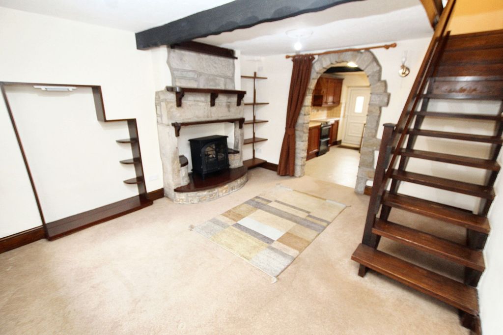 Property photo 2 of 21