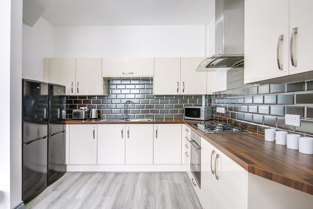Property photo 3 of 13 Kitchen