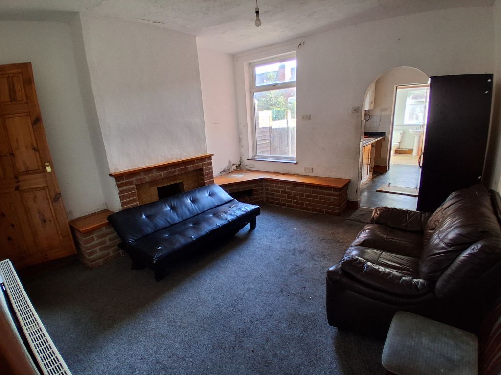 Property photo 2 of 8
