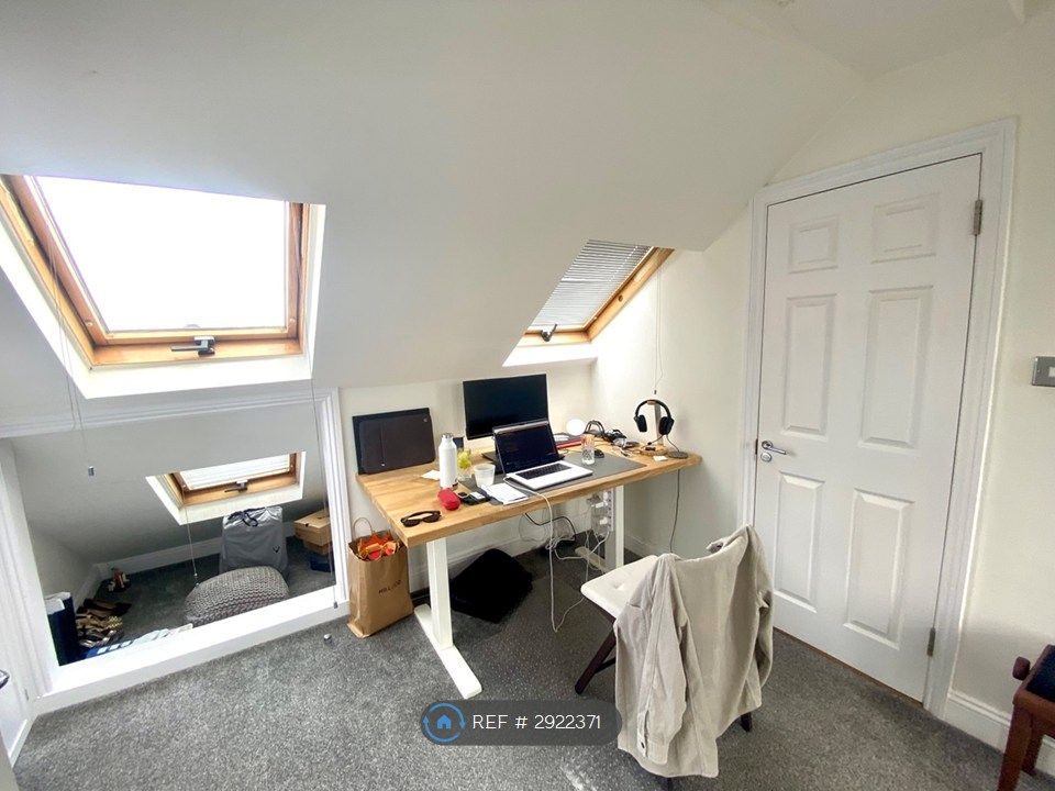 Property photo 3 of 11