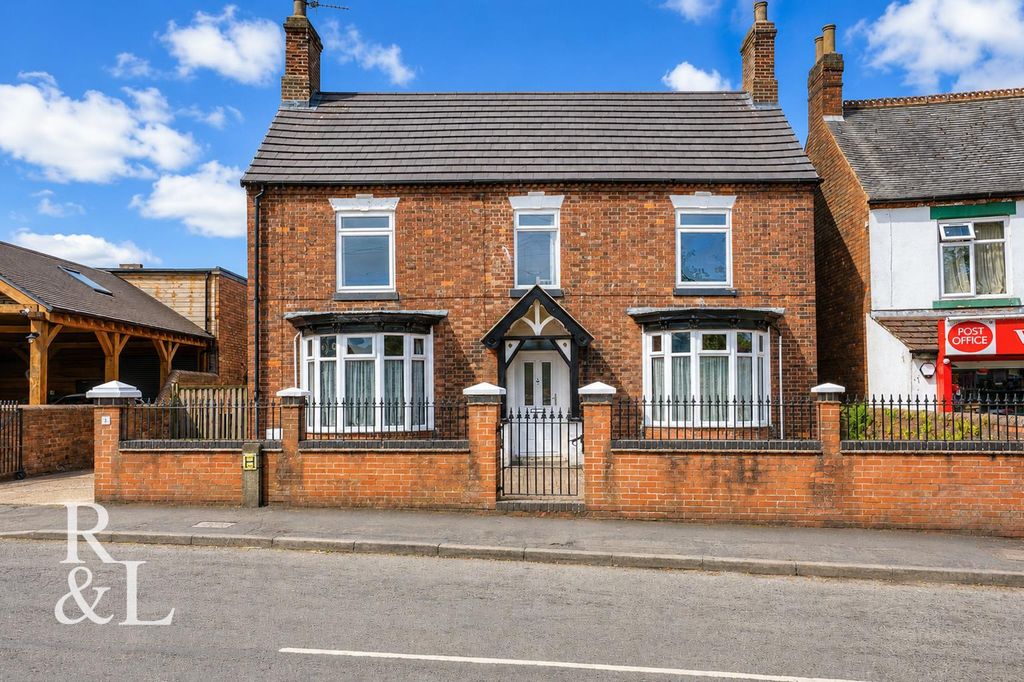 Property photo 2 of 42 Lullington Road (2).Jpg