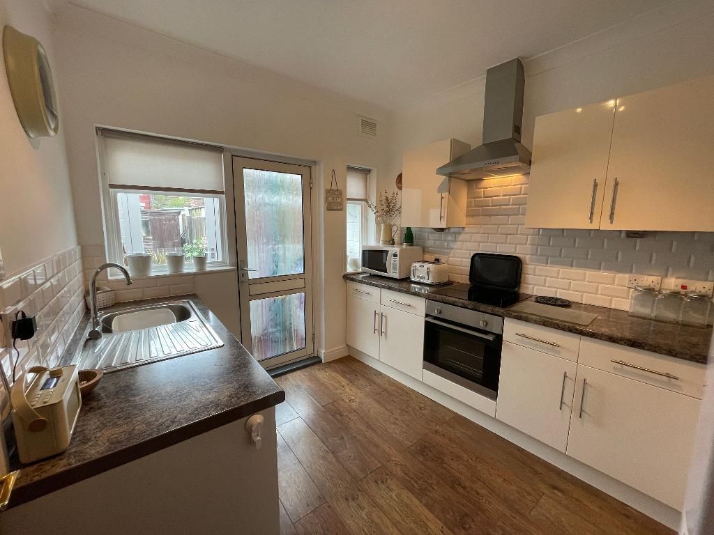 Property photo 3 of 15 Kitchen